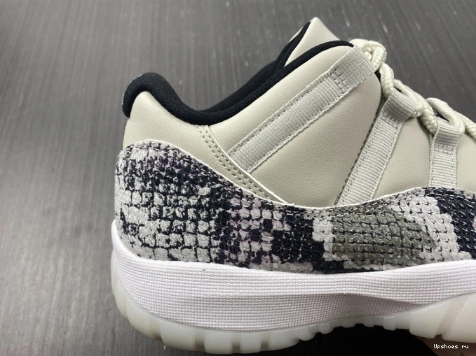 Retro Bone Snake Light Low Jordan CD6847-002 11 0214